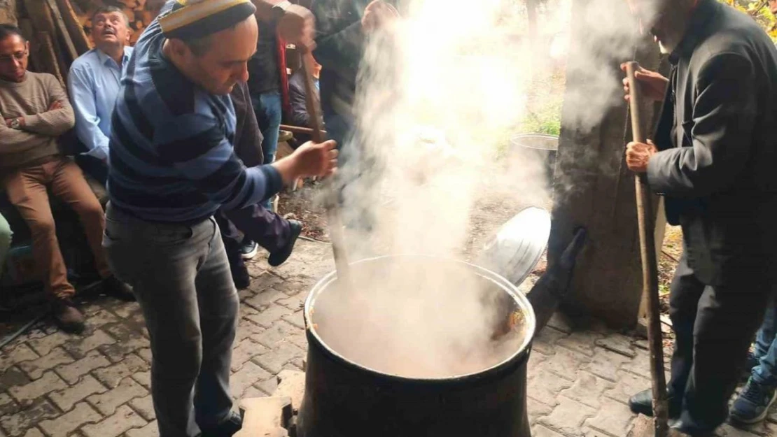 Manisa'da 3 bin yıllık gelenek devam ediyor