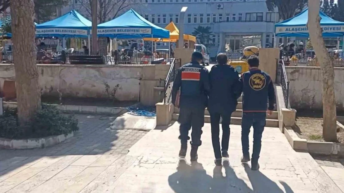 Manisa'da 3 yıldır aranan firari yakalandı