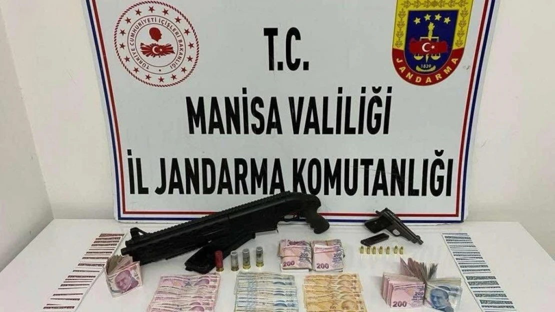 Manisa'da jandarmadan kumar baskını