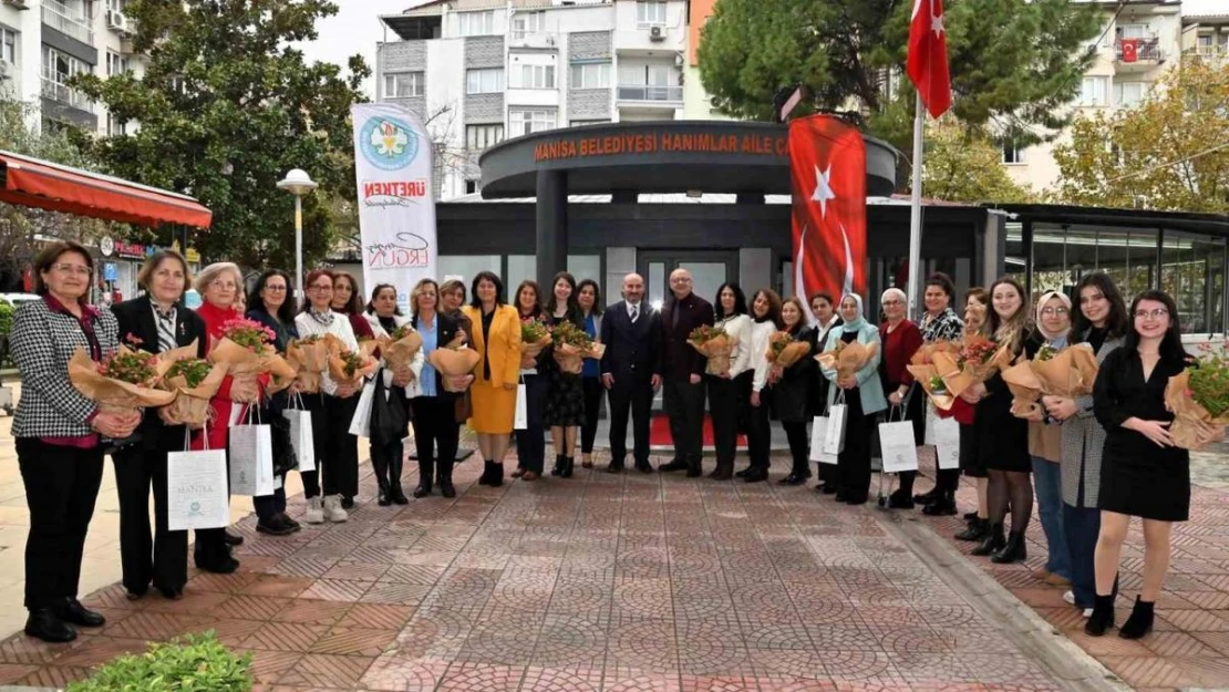 Manisalı kadın muhtarlara kutlama