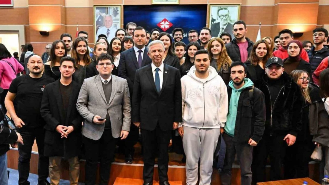 Mansur Yavaş, Başkent Üniversitesi'nde gençlerle bir araya geldi