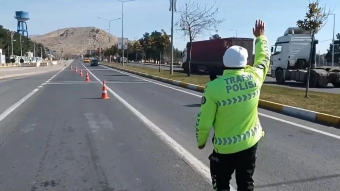 Mardin'de hava destekli trafik denetimi: 19 araç sürücüsüne ceza