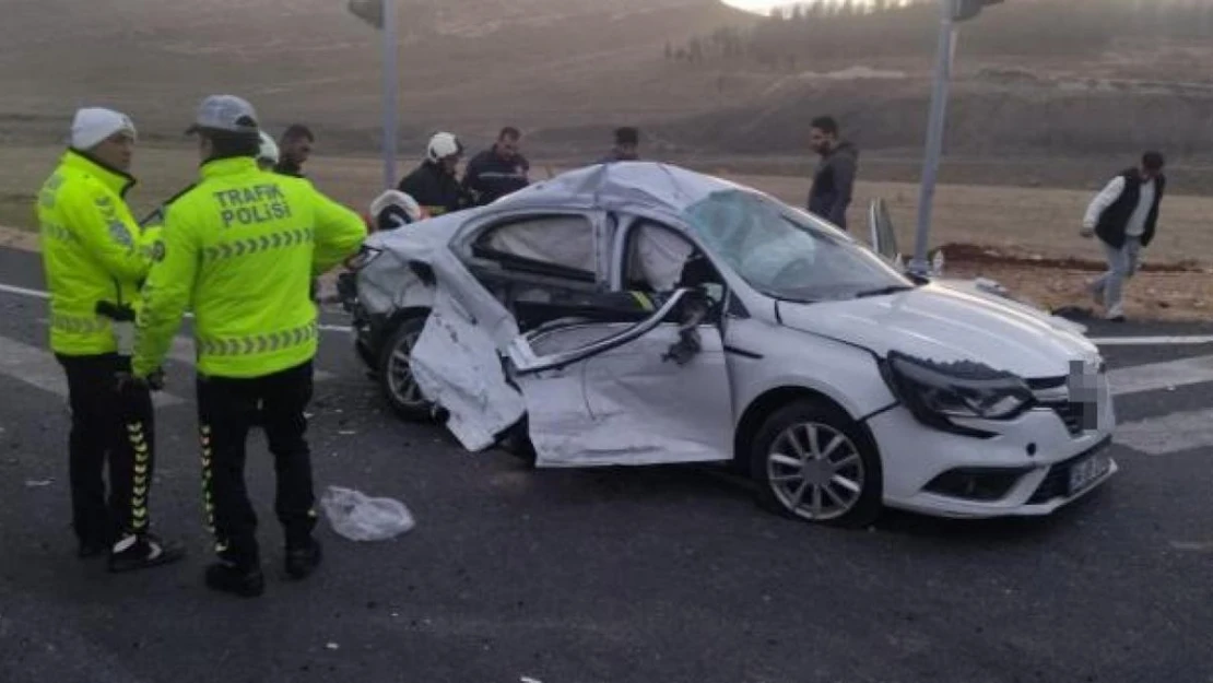 Mardin'de tır ile otomobil çarpıştı: 1 ölü, 3 yaralı