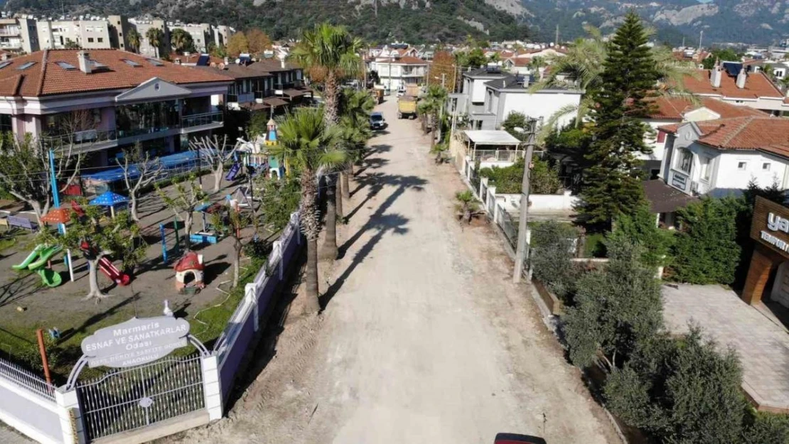 Marmaris Belediyesi, 225 sokakta çalışmalarını sürdürüyor