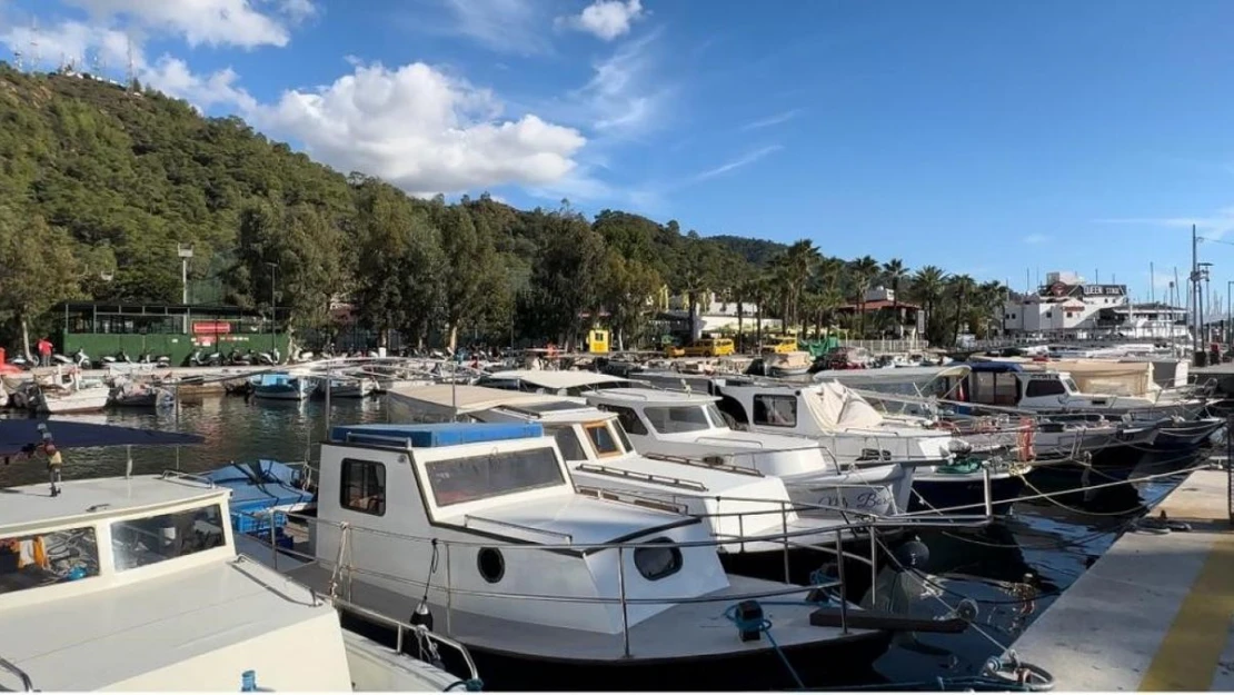 Marmaris'te denizciler fırtınaya hazırlandı