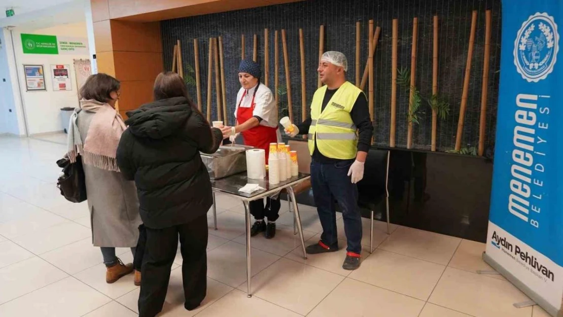 Menemen Belediyesinden üniversite öğrencilerine sıcak çorba