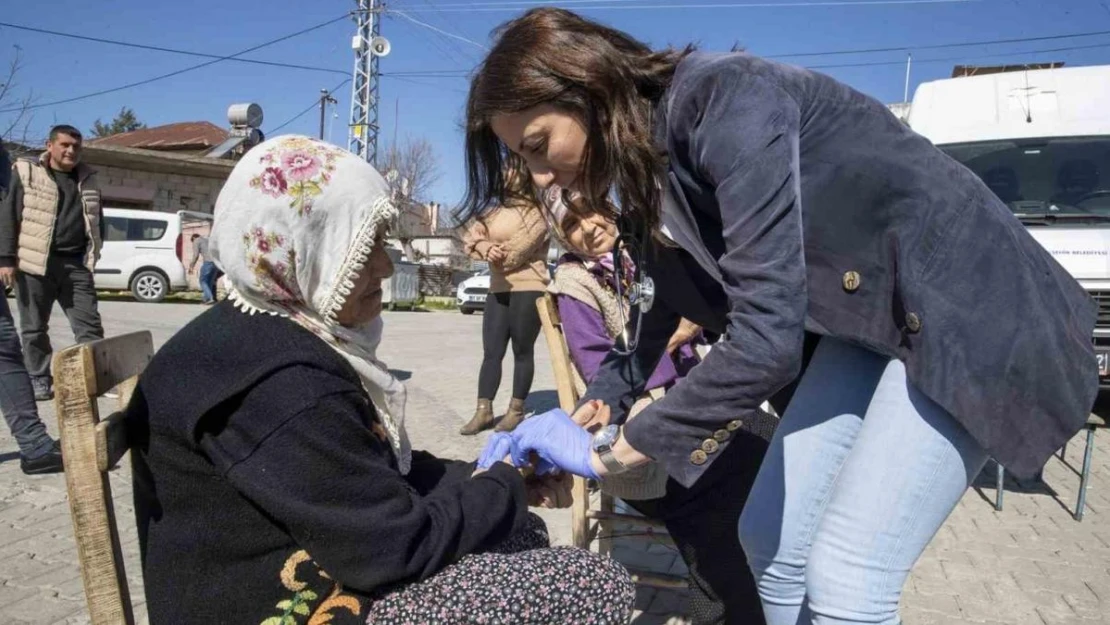 Mersin'de 'Gezici Sağlık Aracı' çalışmalarını sürdürüyor