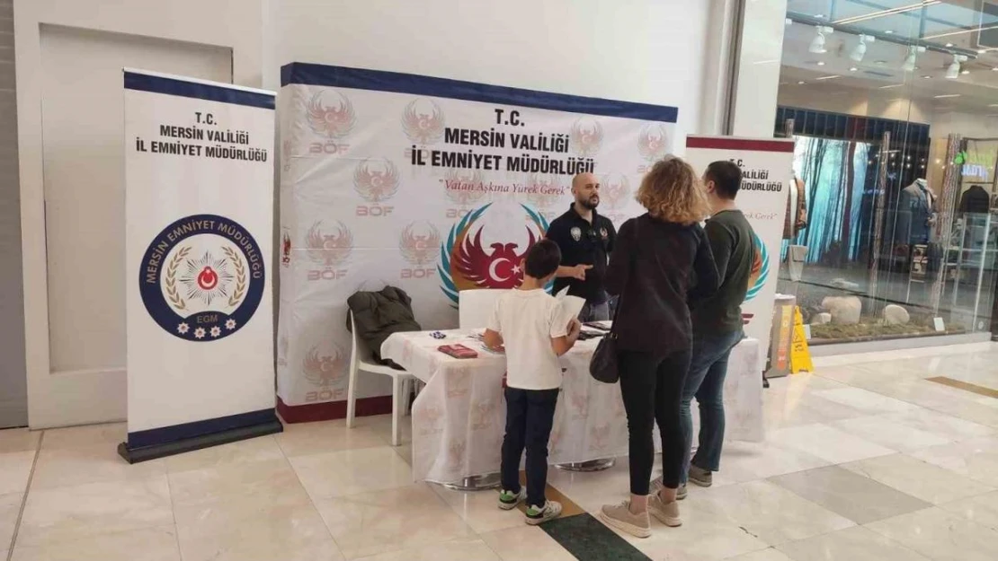 Mersin'de vatandaşlar teröre karşı bilgilendiriliyor