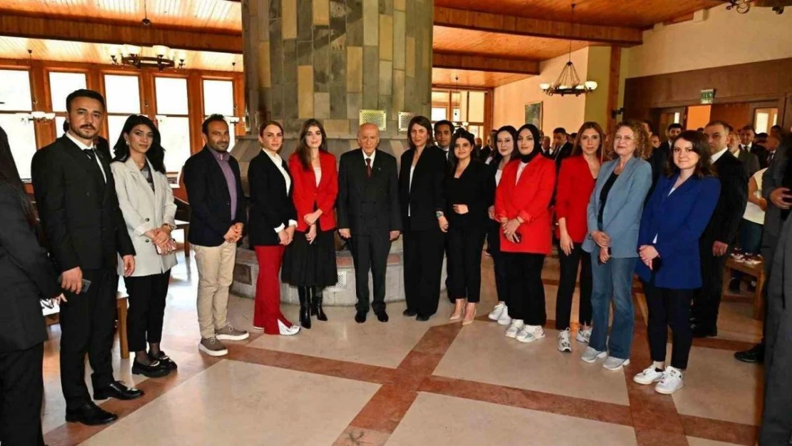 MHP lideri Bahçeli: '(28 Şubat davası hükümlülerinin tahliyesi) Cezaevinde güçlük çeken insanları dikkate aldığınızda bunu takdirle karşılamaktan başka bir şey düşünülmemelidir'