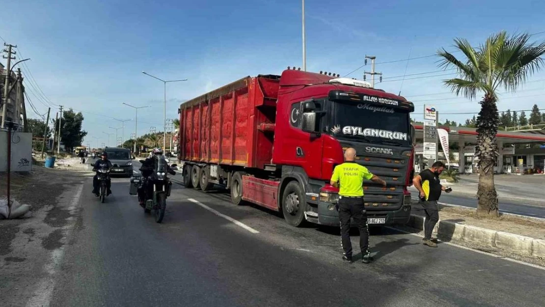 Milas'ta tırın çarptığı yaşlı adam yaralandı