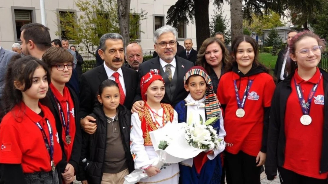 Milli Eğitim Bakan Yardımcısı Yelkenci: 'Milli değerlerimiz hem bireysel anlamda hem de toplumsal anlamda bizi ayakta tutan değerlerdir'