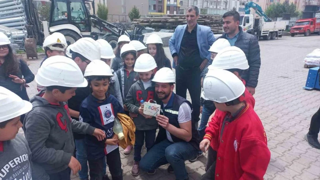 Minik Öğrencilerden Aras Elektrik'e ziyaret