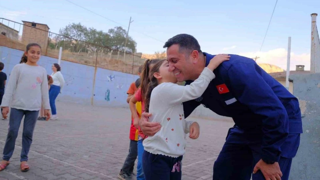 MSB askeri fabrikalar genel müdürlüğü personelleri, Şırnak'ta bakım ve onarım çalışmaları yapıyor