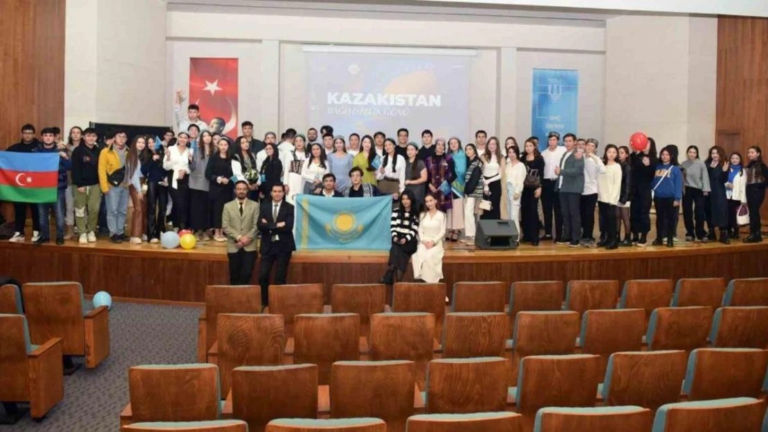 MSKÜ'lü Kazak öğrenciler bağımsızlıklarını kutladı