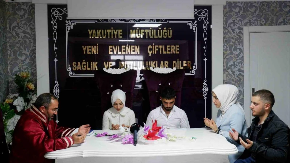 Müftülükte çifte nikah mutluluğu