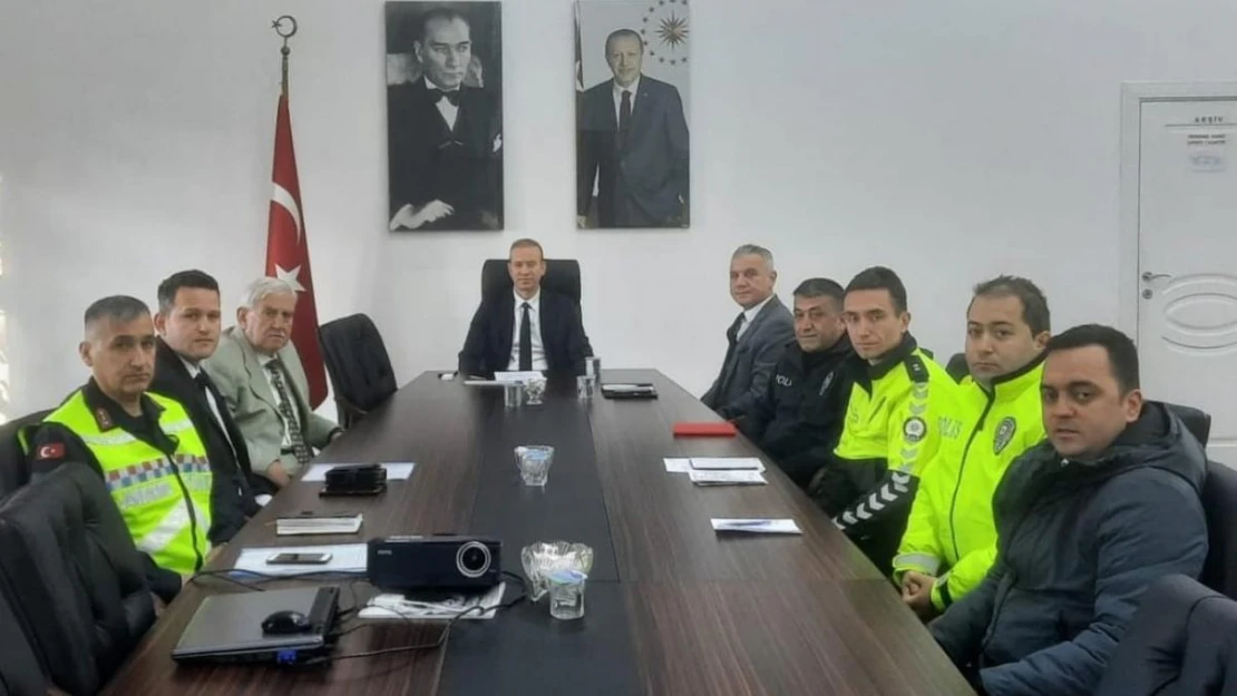 Muğla'da yolcu otobüslerinde emniyet kemeri kullanımı hakkında toplantı yapıldı