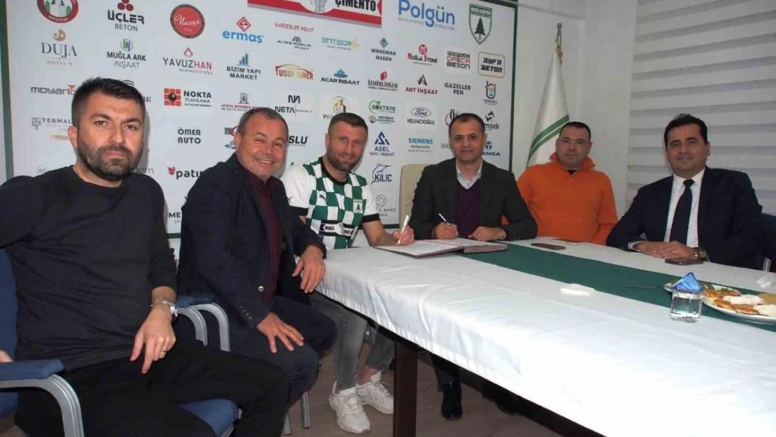 Muğlaspor deneyimli golcüyü transfer etti