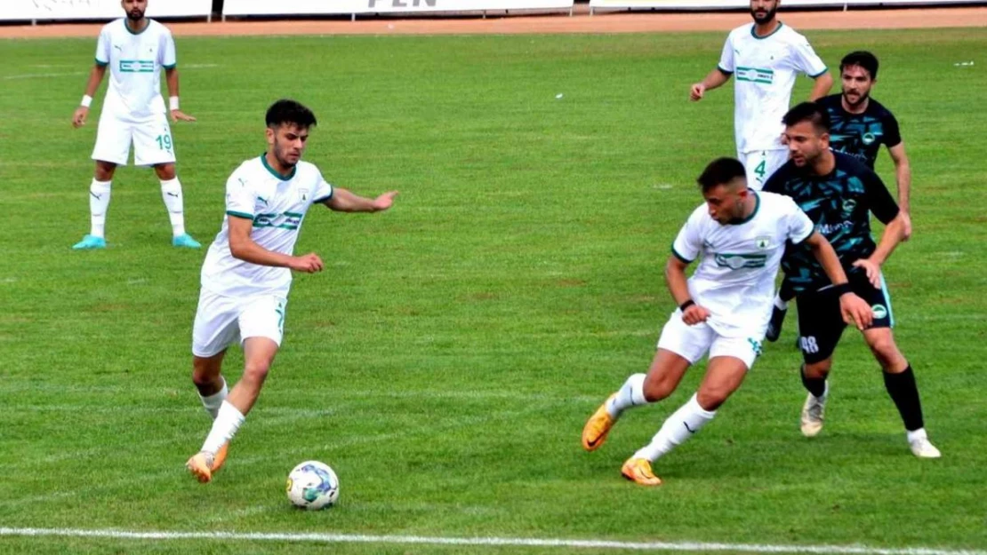 Muğlaspor kendi evinde oynadığı ilk maçta 2-0 kazandı