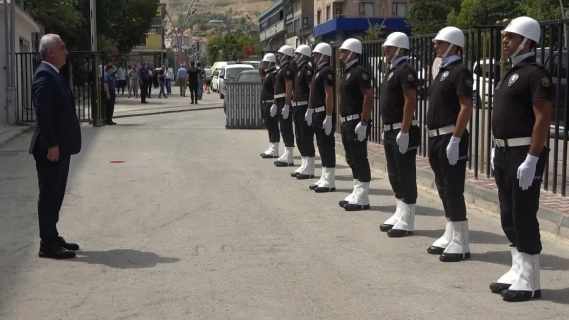 Muş'a ataması yapılan Vali Çakır göreve başladı