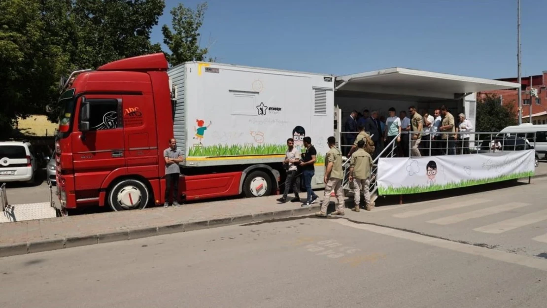 Muş'ta 'Sağlık ve Sevgi Tırı'nın tanıtımı yapıldı