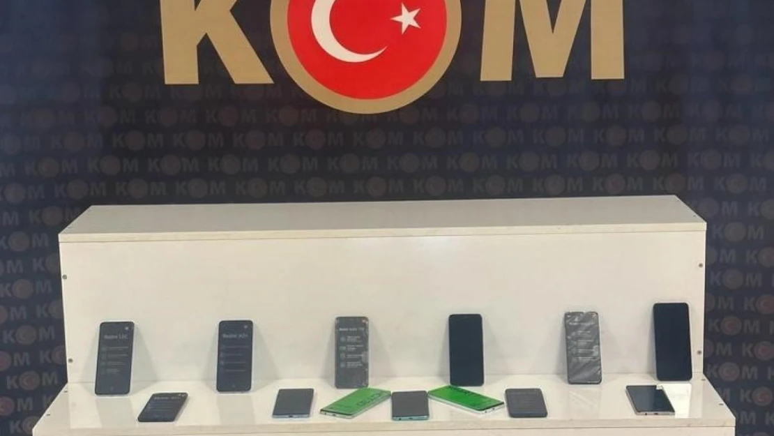 Muş'ta 24 adet gümrük kaçağı cep telefonu ele geçirildi