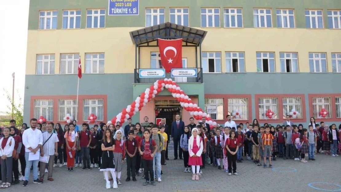 Muş'ta eğitim öğretim yılının ilk ders zili çaldı