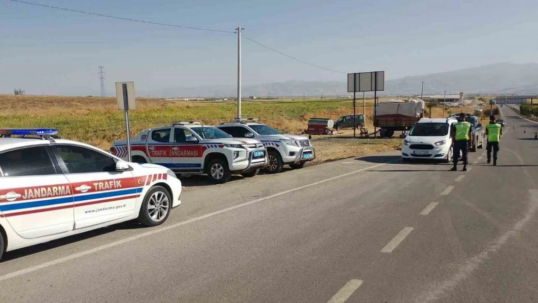 Muş'ta jandarmadan şok trafik denetimi