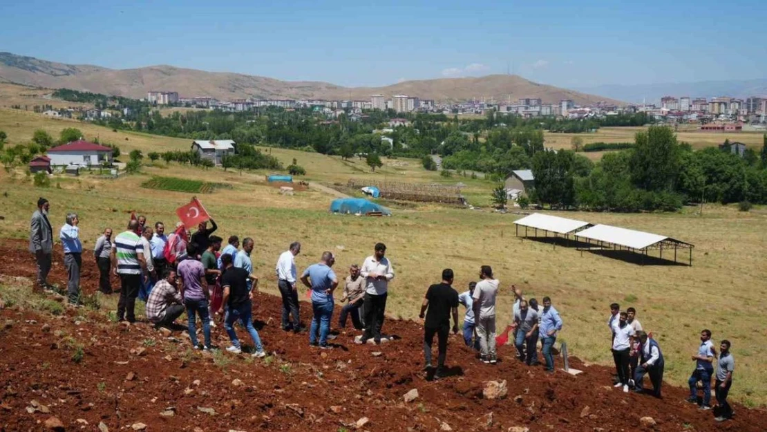 Muş'ta rüzgar enerji santrali inşaatı protesto edildi