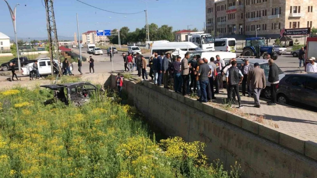 Muş'ta trafik kazası: 6'sı öğrenci 9 yaralı