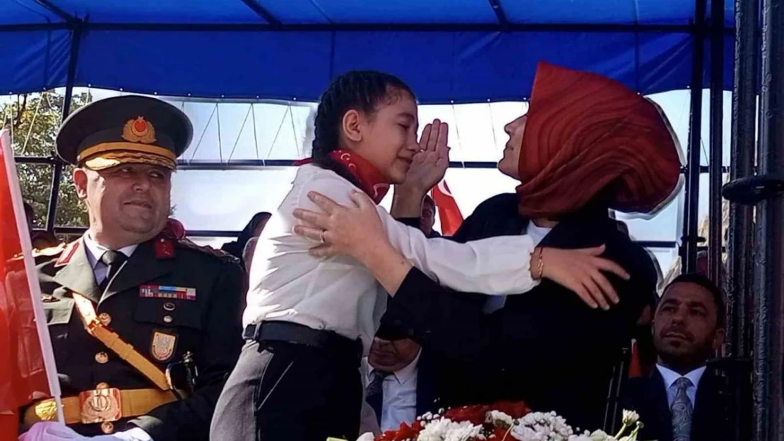 Mutluluk gözyaşlarını 'devlet ana' sildi