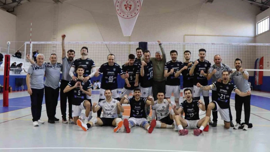 Nazilli Belediyespor Voleybol Takımı ilk galibiyetini aldı