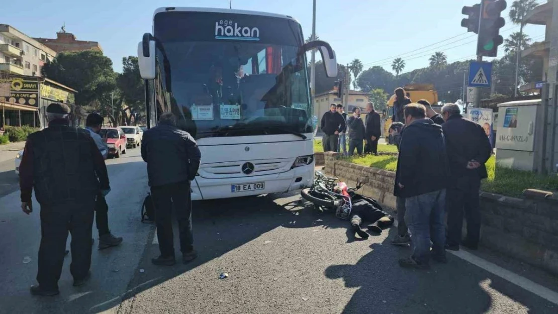 Nazilli'de otobüs motosiklete çarptı: 1 ölü