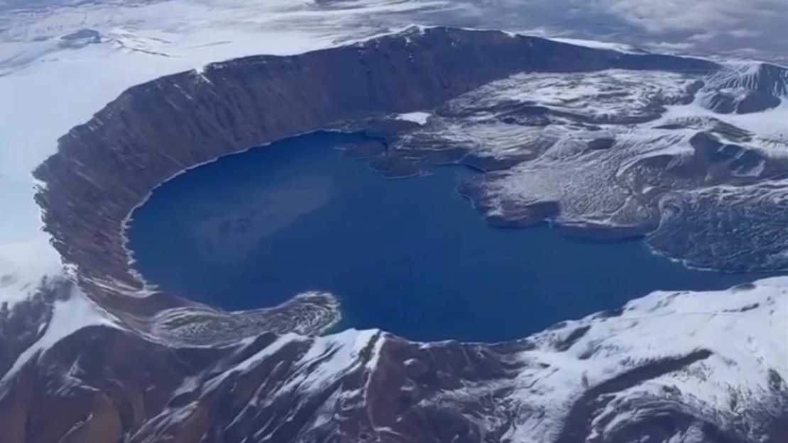 Nemrut Kalderası'nda muhteşem kar görüntüleri