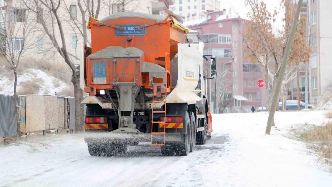 Niğde'de olumsuz hava şartlarına karşı gerekli tedbirler alındı