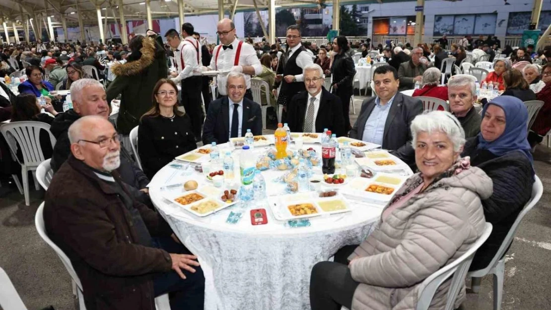 Nilüfer'de ilk iftar sofrası İhsaniye'de kuruldu