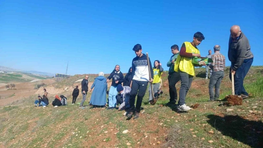 Öğrenciler bin tohum toplarını doğayla buluşturdu