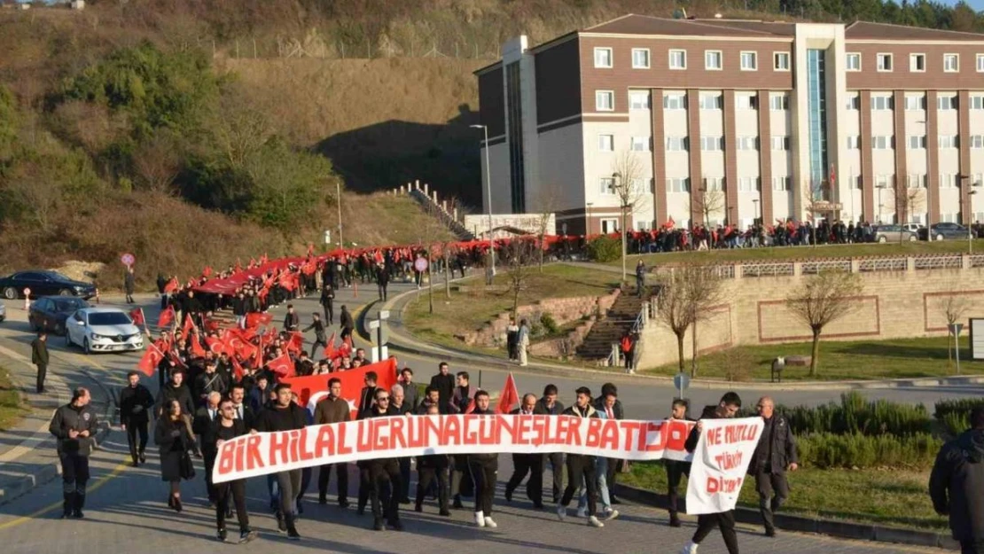 Öğrenciler teröre karşı omuz omuza