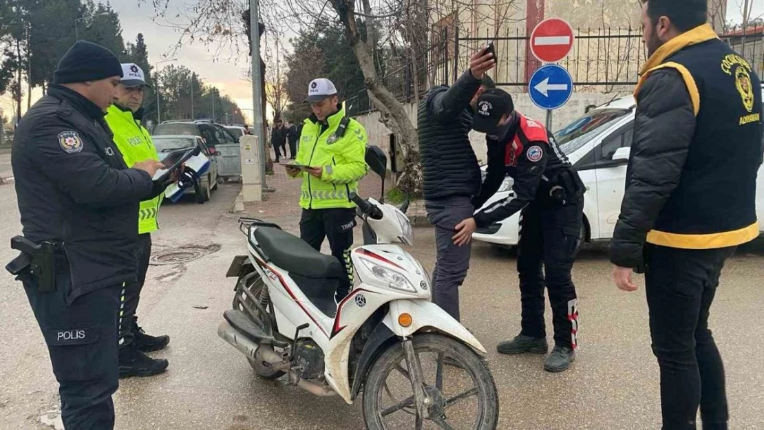 Okul önlerinde asayiş denetimi yapıldı