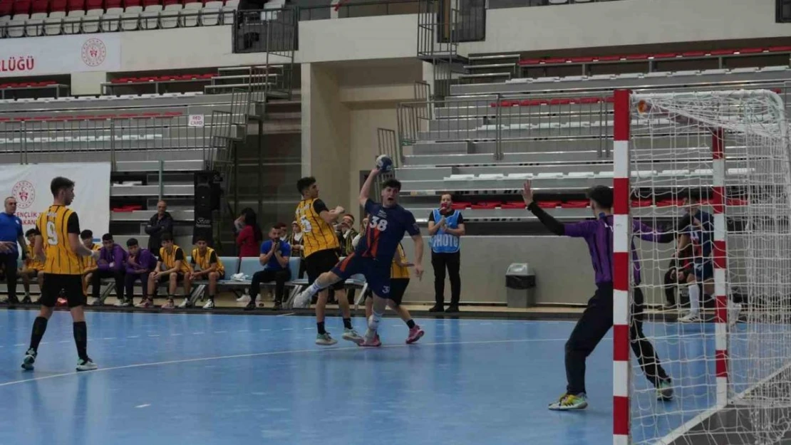 Okul Sporları Gençler Hentbol Türkiye Birinciliği'nde İstanbul ekibi şampiyon oldu