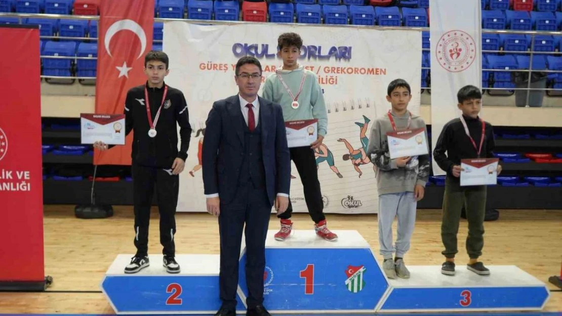 Okul Sporları Güreş Türkiye Şampiyonası, Niğde'nin ev sahipliğinde başladı