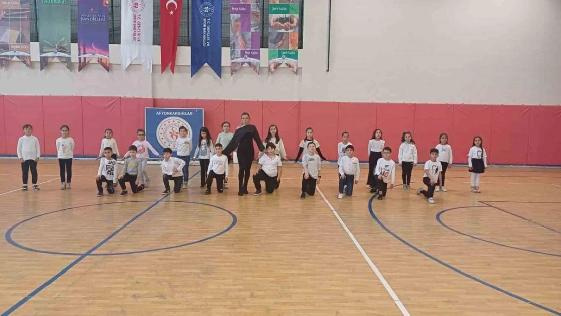 Okul sporları karate müsabakaları başladı