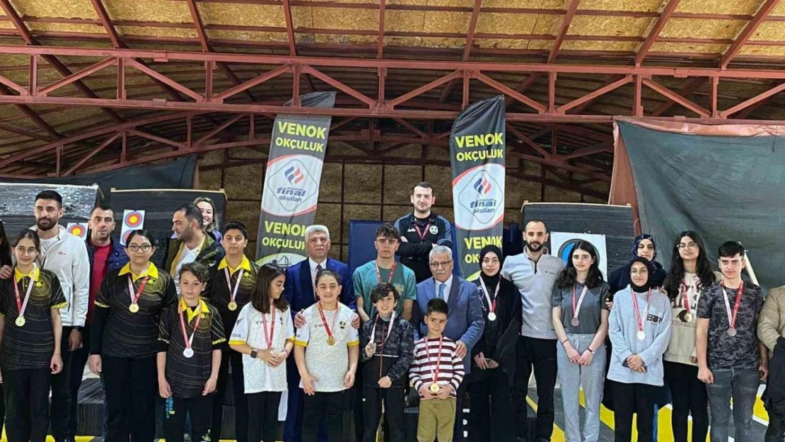 Okul Sporları okçuluk il şampiyonası Erzurum'da yapılıyor