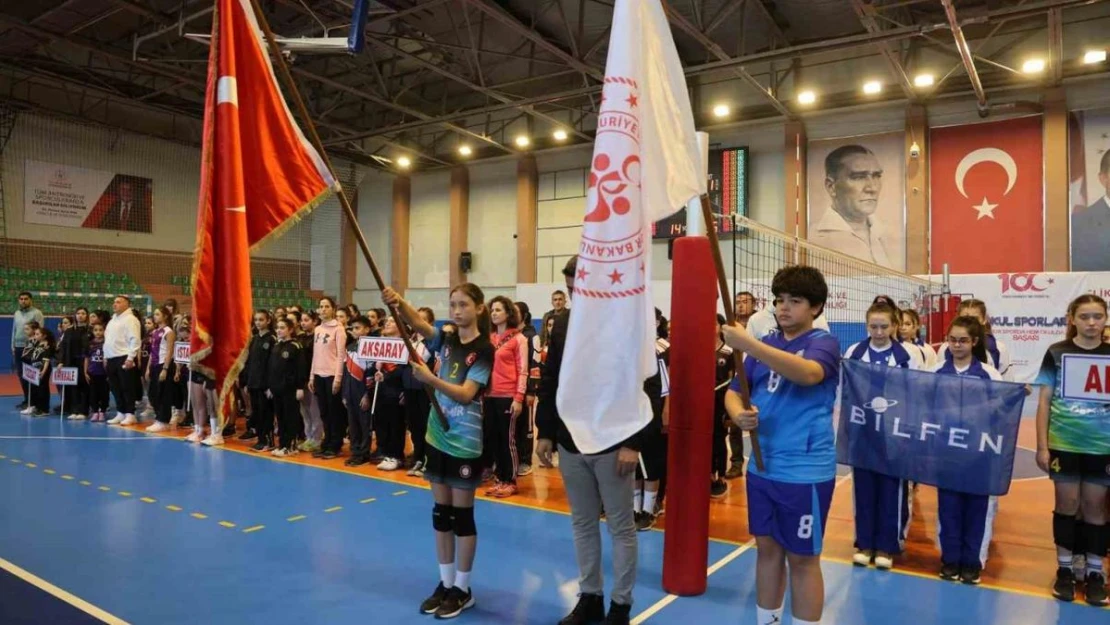 Okul Sporları Voleybol müsabakaları Nevşehir'de başladı