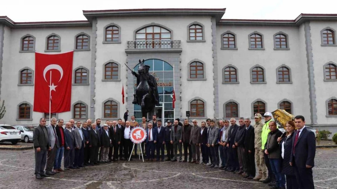 Oltu'da Muhtarlar günü kutlandı