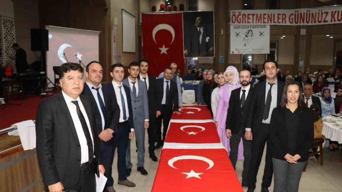 Oltu'da öğretmenlere özel program düzenledi