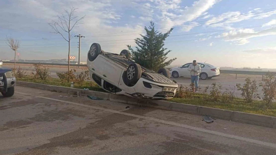 Önündeki araca çarpıp takla atan otomobil sürücüsü yaralandı