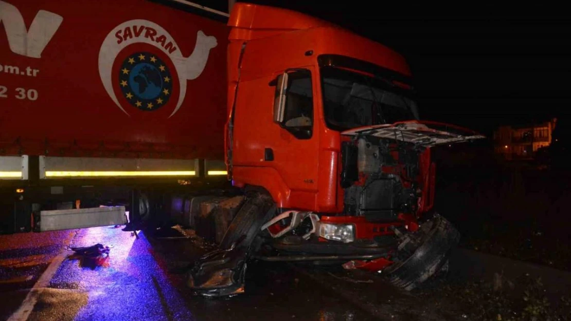 Ordu'da buzlanma kazaya neden oldu, sahil yolu 2 saat ulaşıma kapandı