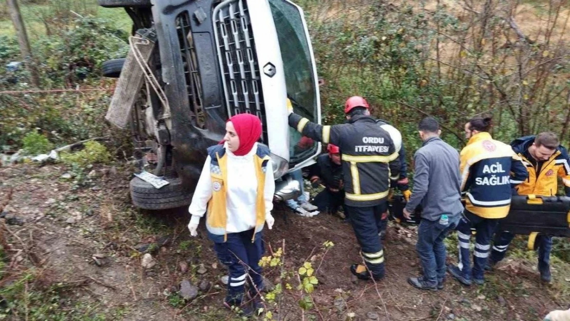 Ordu'da kamyonet devrildi: 4 yaralı