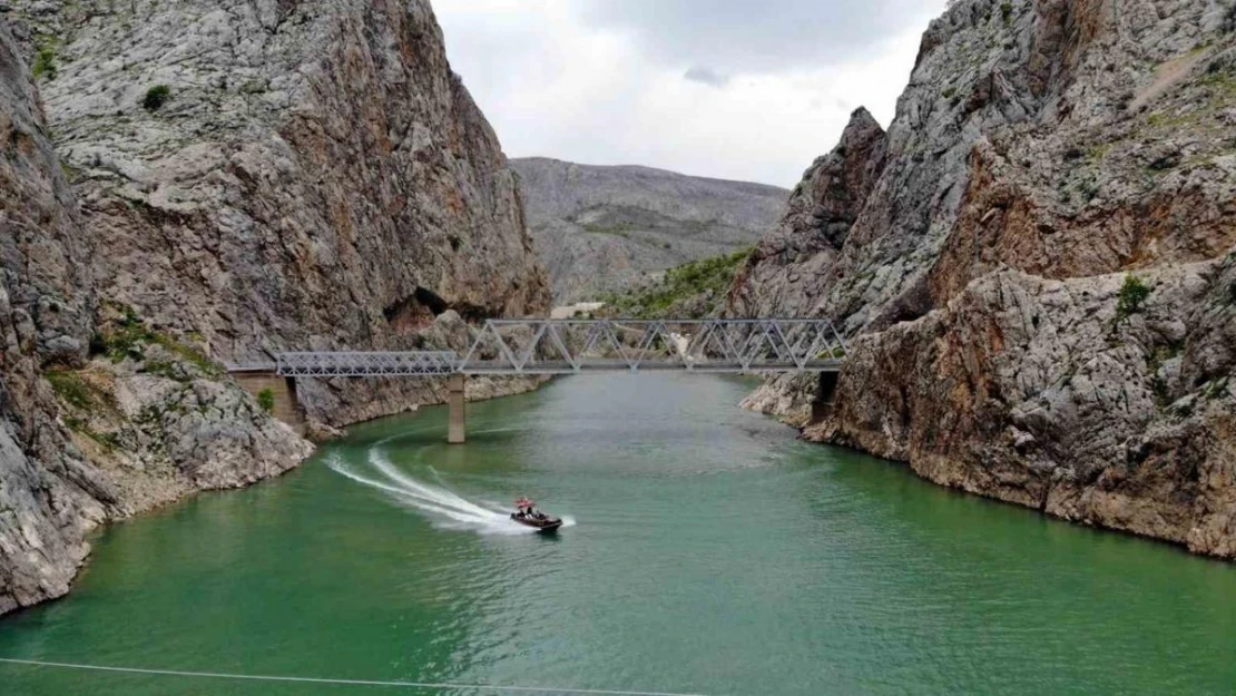 Ortadoğu'nun en uzun akarsuyu Fırat Nehri 3 ülkeye hayat veriyor