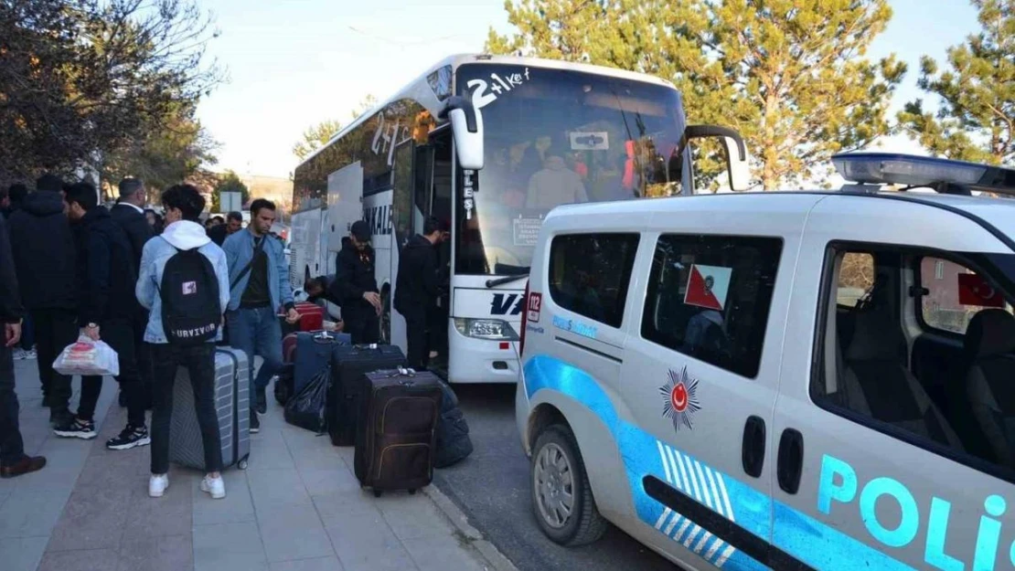 Yolculuk yapmak istediler, başlarına gelmeyen kalmadı